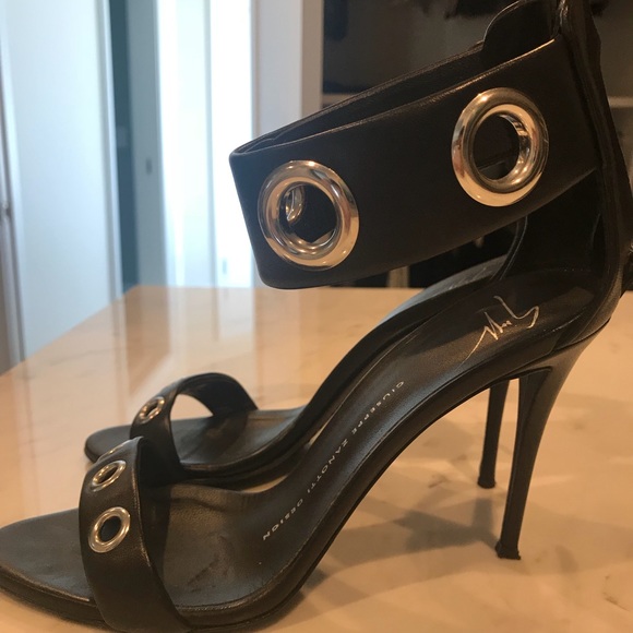 Giuseppe Zanotti Grommet Leather Sandals Size 37 - Picture 5 of 8
